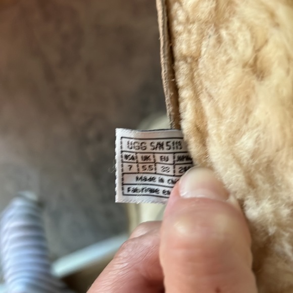 UGG boots. Size 7 - Picture 6 of 8